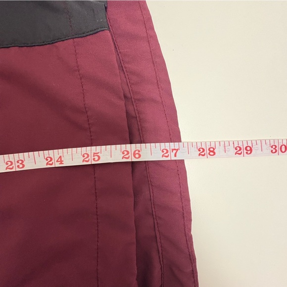 MEC Women’s Medium Vintage Maroon Lightweight Running Jacket Light Reflecting - Picture 9 of 10